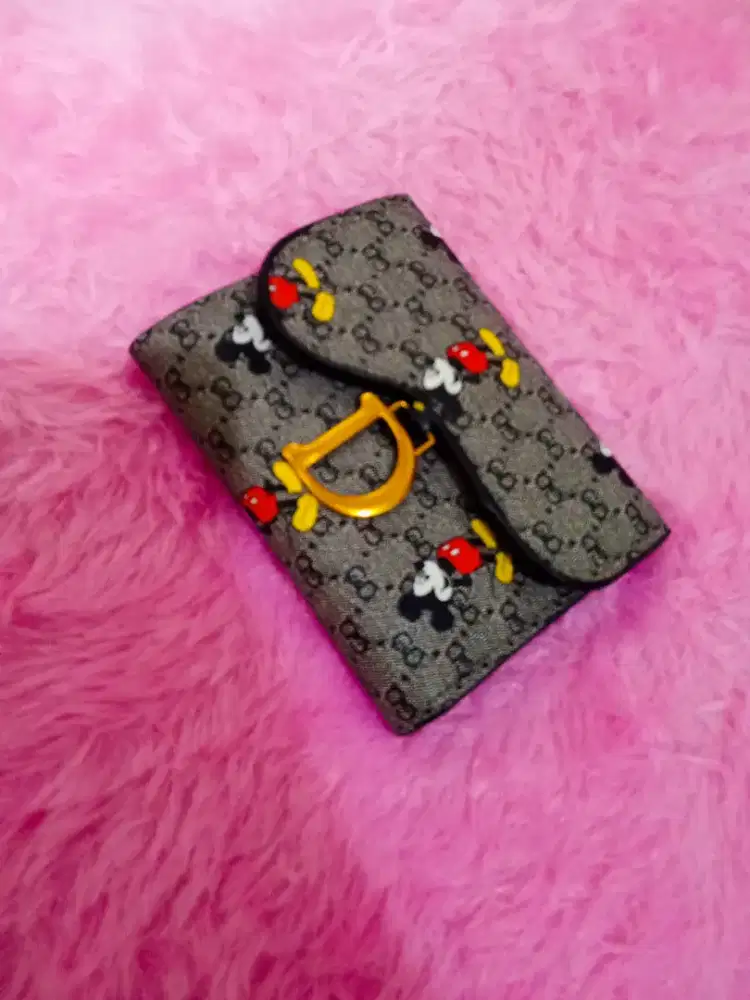 Dompet lipat wanita motif Mickey mouse