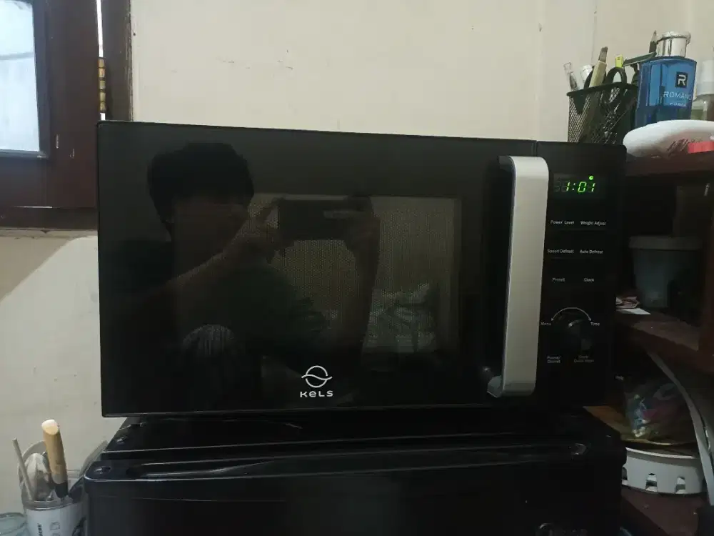Microwave Mulus (Sudah Auto Defrost & Safety Lock)