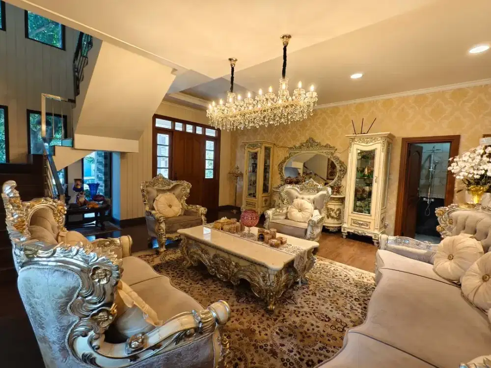 Tanah besar di De Latinos, dekat Exit Tol BSD