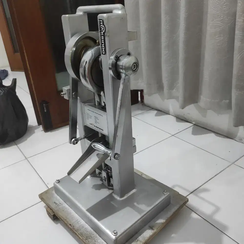 Mesin cetak tablet type MKS TBL 11