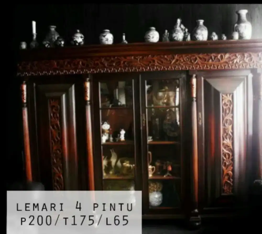 Antik , lemari dan meja tulis