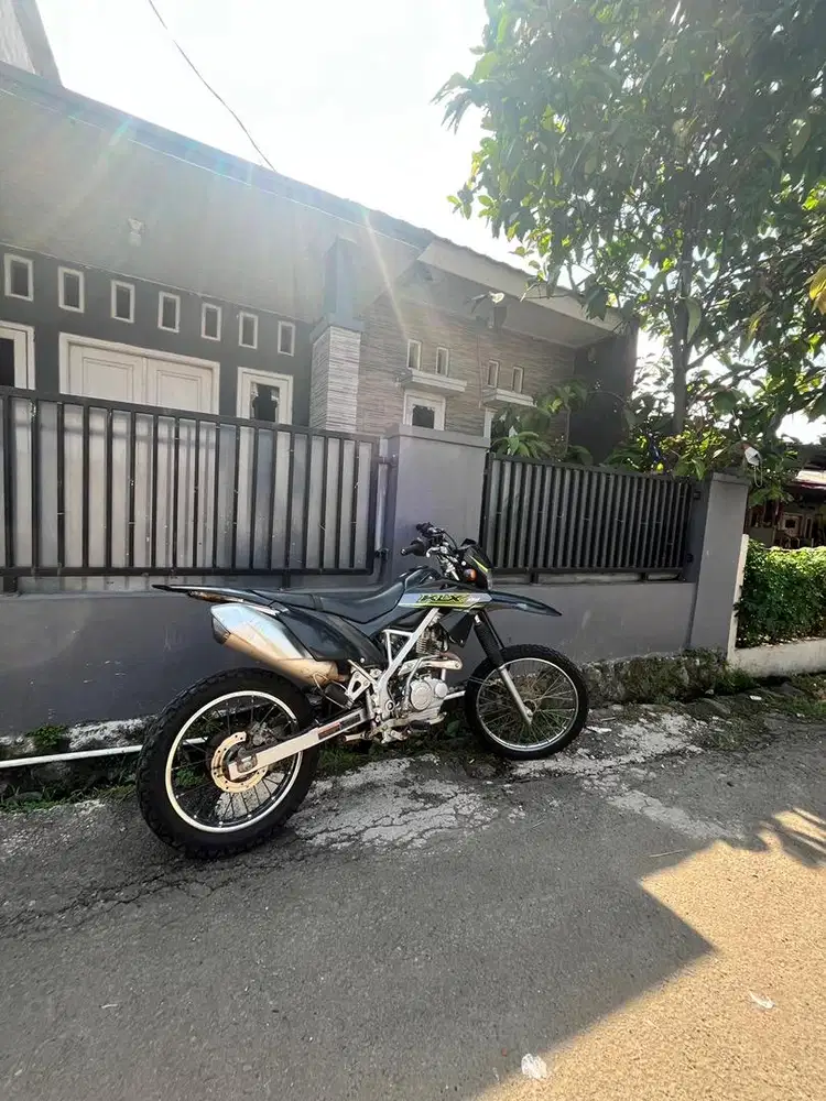 Motor kawasaki klx 2022