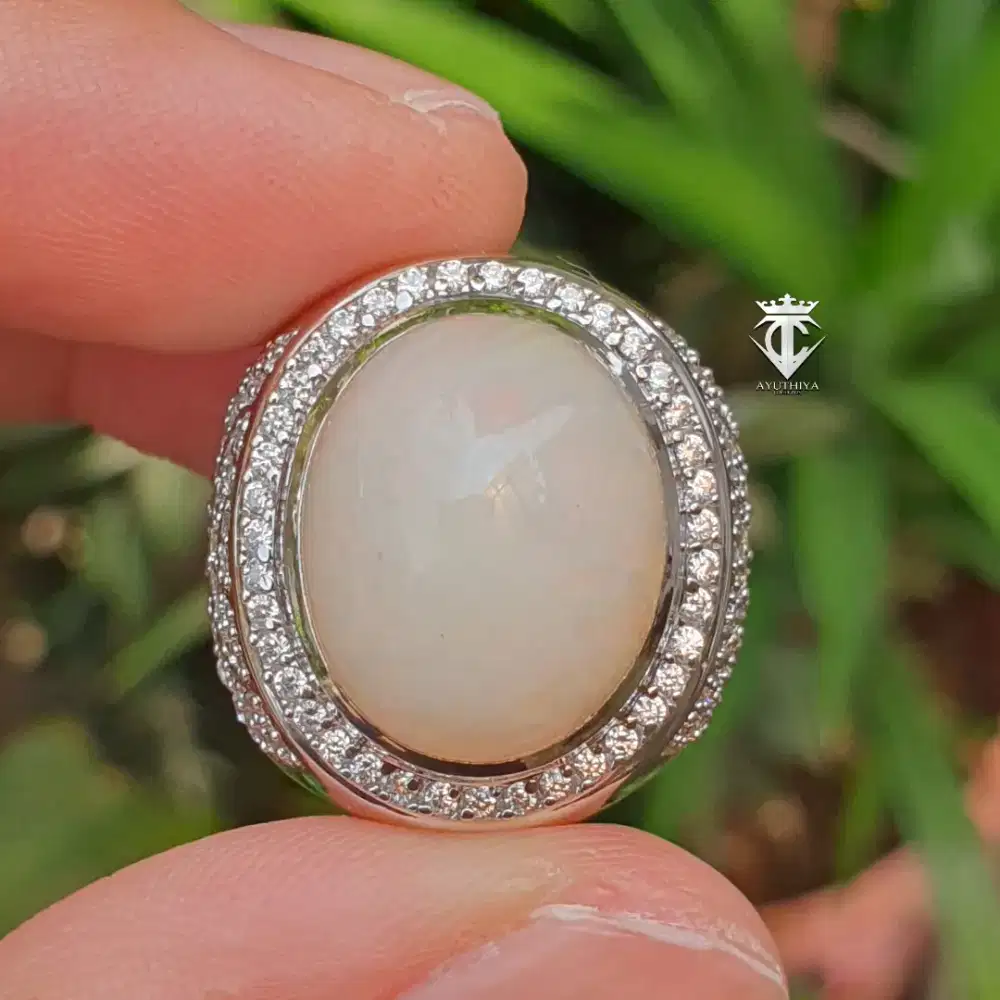 Batu Permata Natural White Opal Kalimaya Milky 10.02 Ct NTE SKY Memo