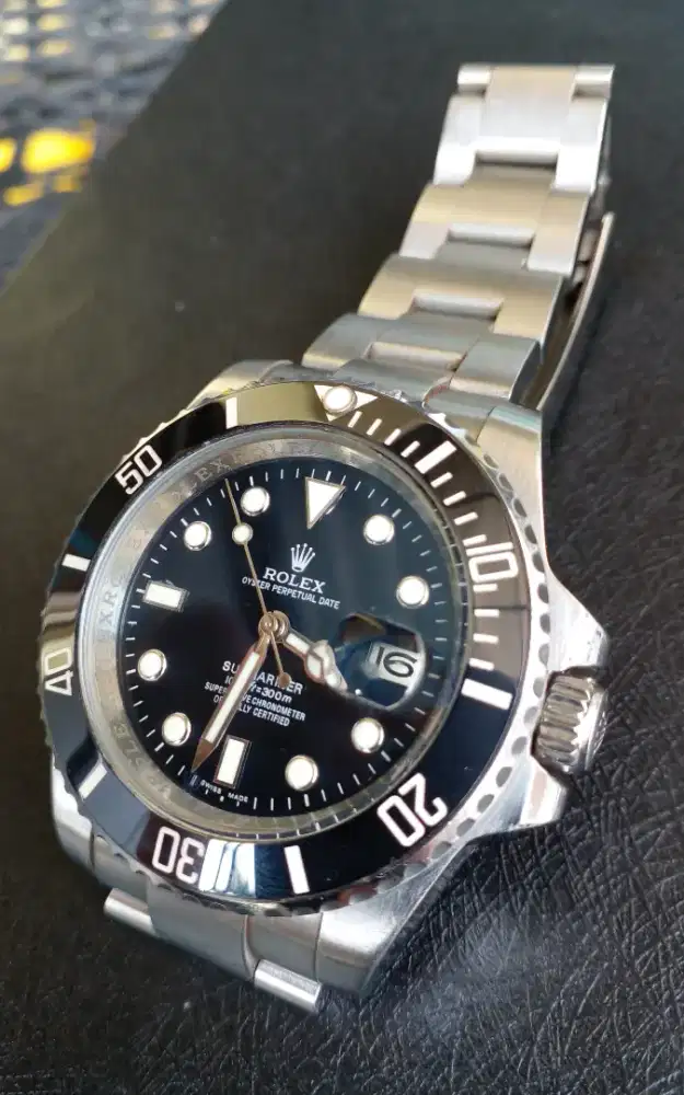 Jam rolex submariner date
