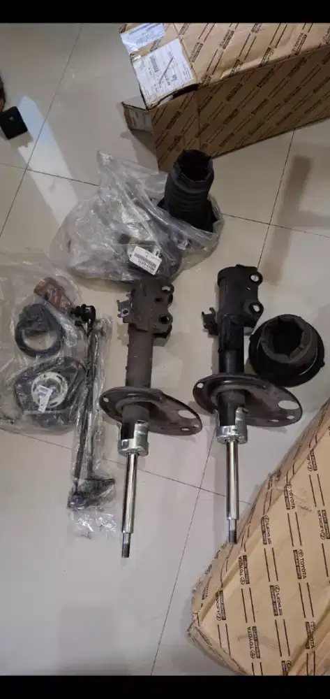 Shockbreaker bekas copotan alphard original dari baru