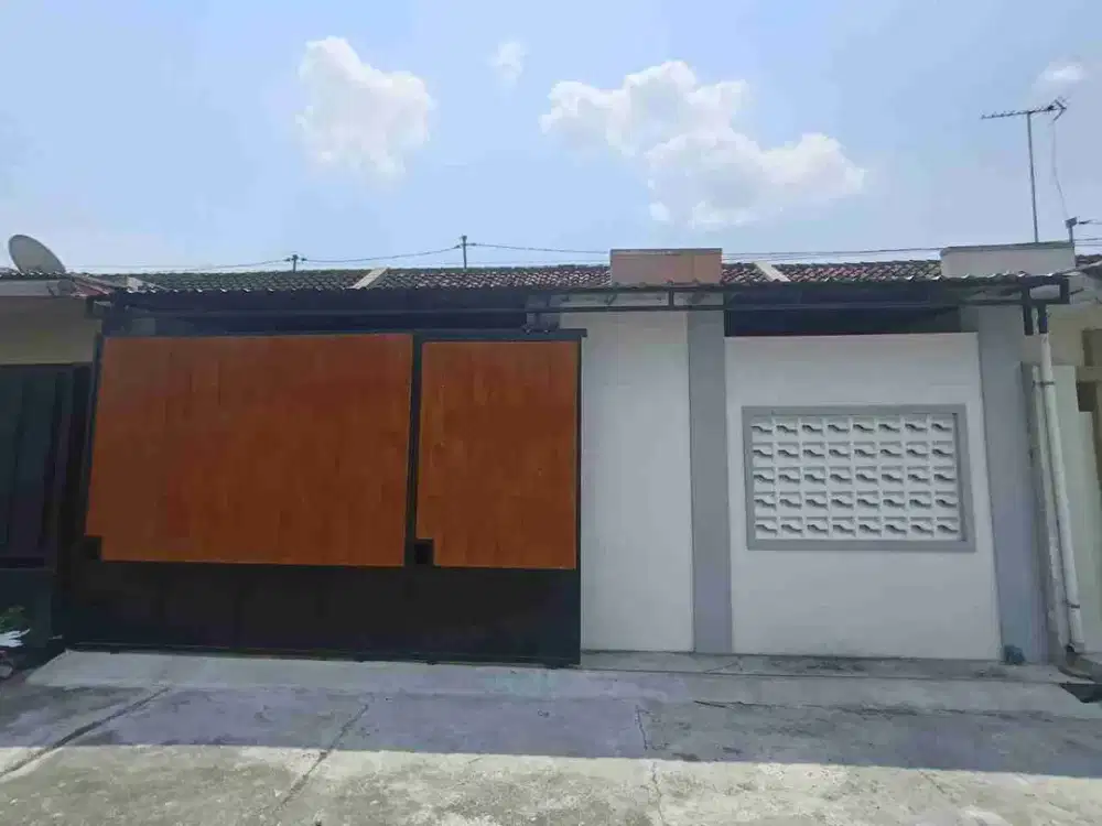 Rumah Cantik sudah Berpagar Canopi di Waru Gentan Siap Hunj