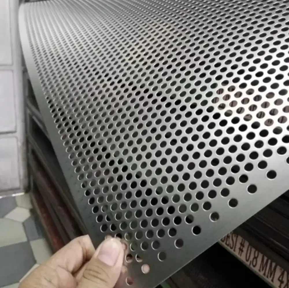 Pagar dorong plat bolong