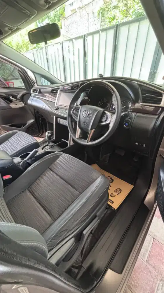 Rental mobil motor Hiace sewa mobil motor rent car lepas kunci