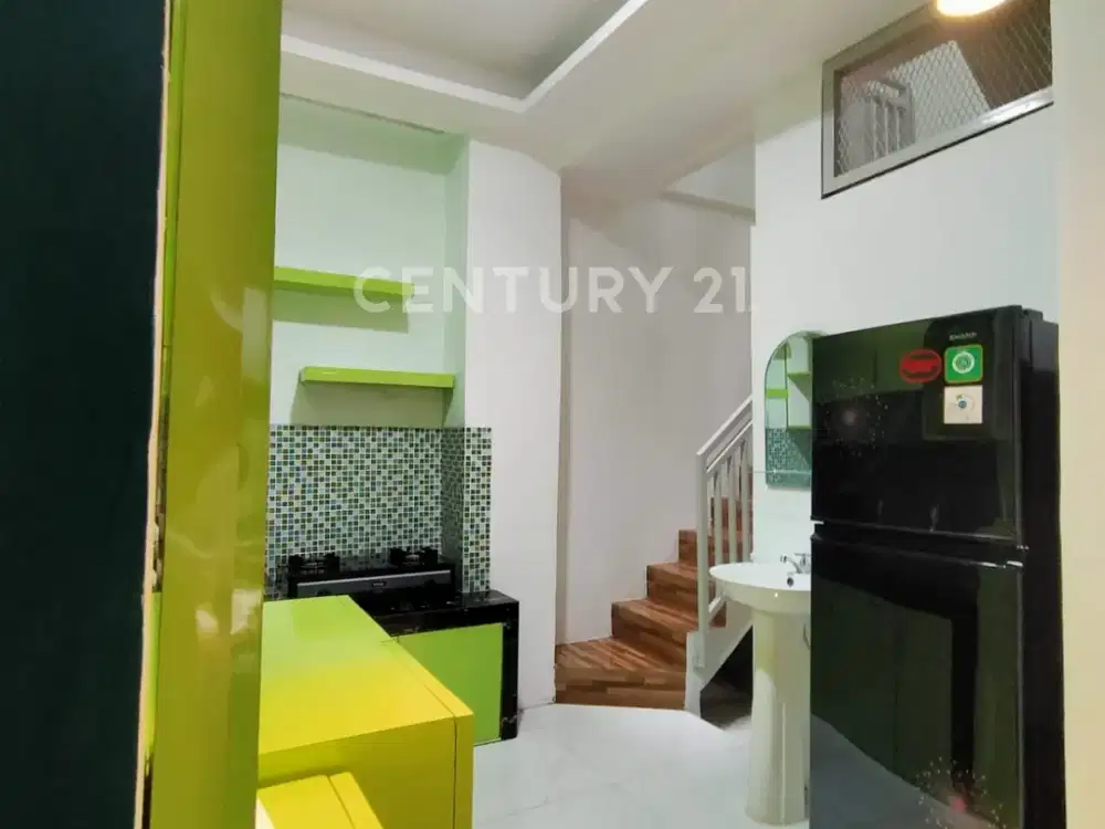 Rumah Baru 3 Lantai 4 Kamar Tidur Di Kemayoran, Jakpus