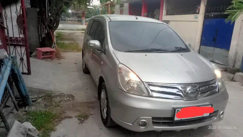 Nissan Grand livina 2012 Bensin