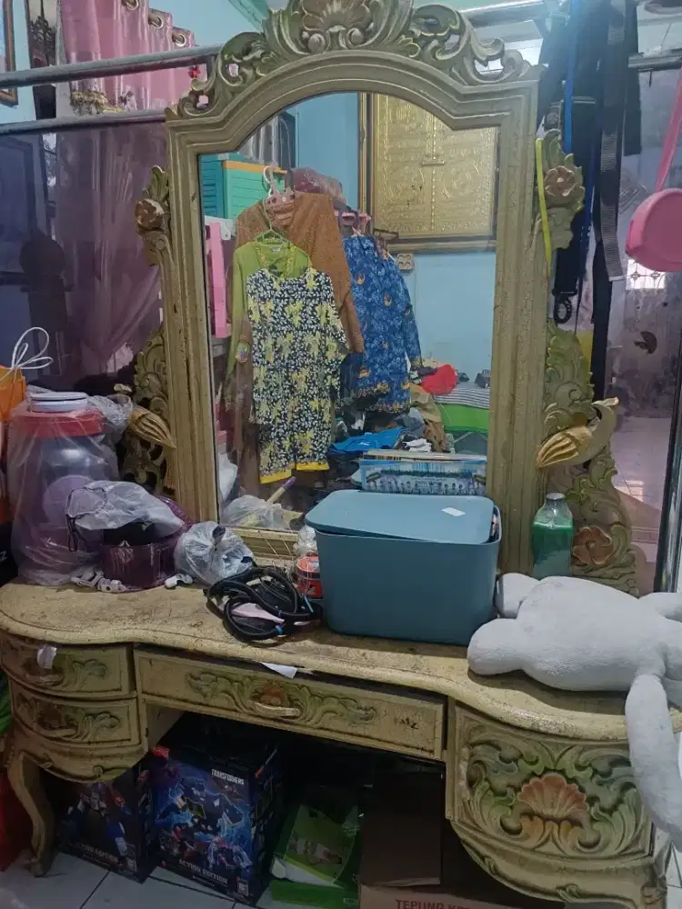 Meja rias bahan jati di Tambun, Kab Bekasi