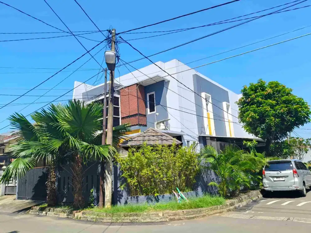 Dijual Rumah Hoek Bagus  2 lantai di Sektor 7 A. Harga nego Furnished.