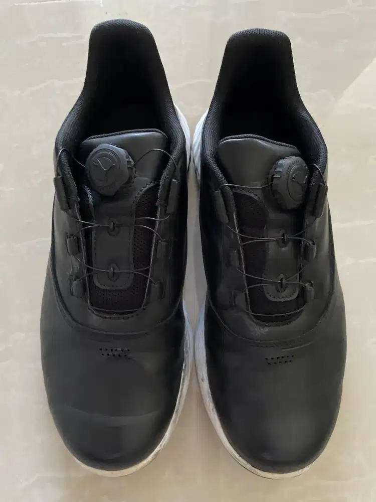Sepatu Golf Spikeless