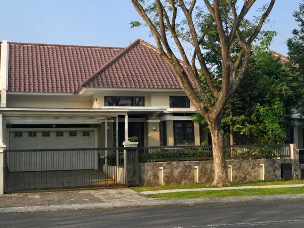 Dijual Rumah Mewah di Guruminda Kota Baru Parahyangan Bandung Siap Huni