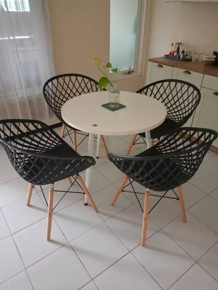 Set Meja Makan/Kursi walet