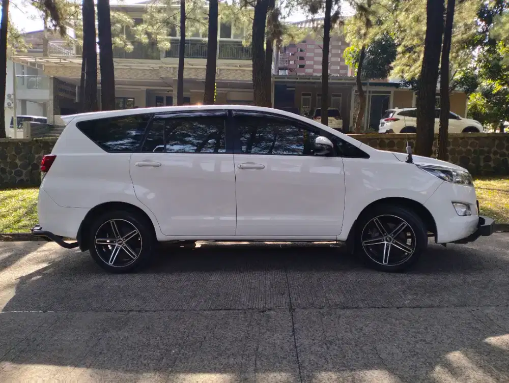 Toyota Innova Reborn Tipe G, Putih Matic