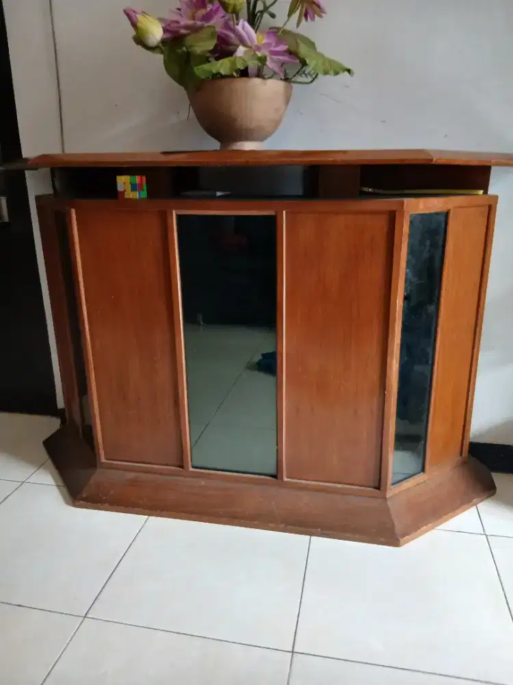 Meja  tempat hiasan minimalis