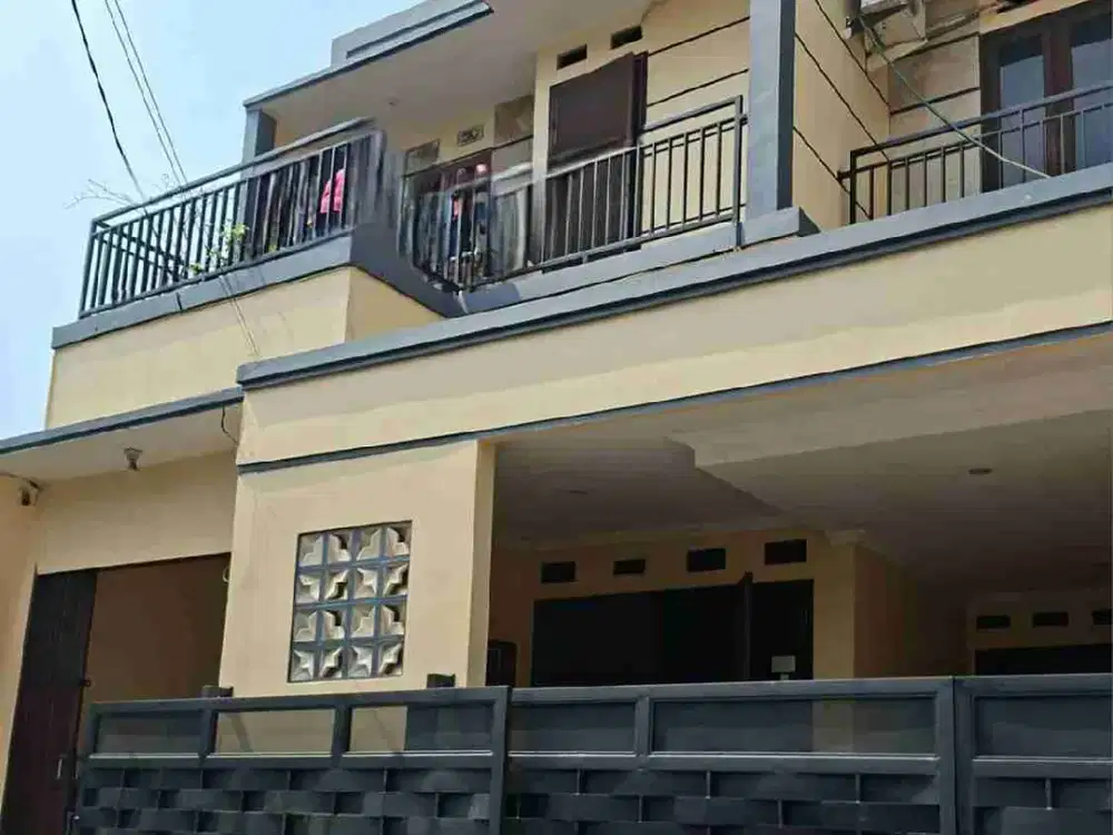 dijual rumah+kios strategis bisa utk usaha 2lantai LT 92LB180siap huni di galaxy