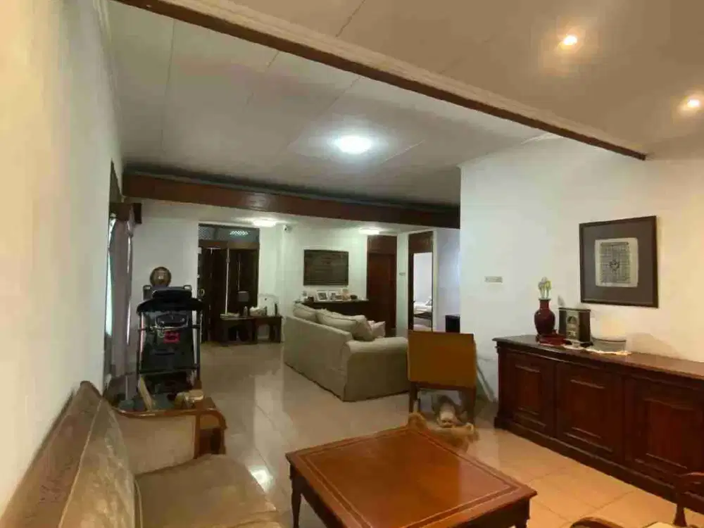 Dijual Rumah Asri dengan Paviliun Lingkungan Tenang Aman di Cempaka Putih Jakarta Pusat