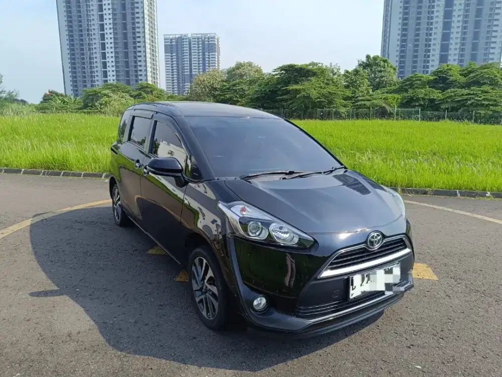 Dijual Toyota Sienta V 1.5AT 2018 Hitam