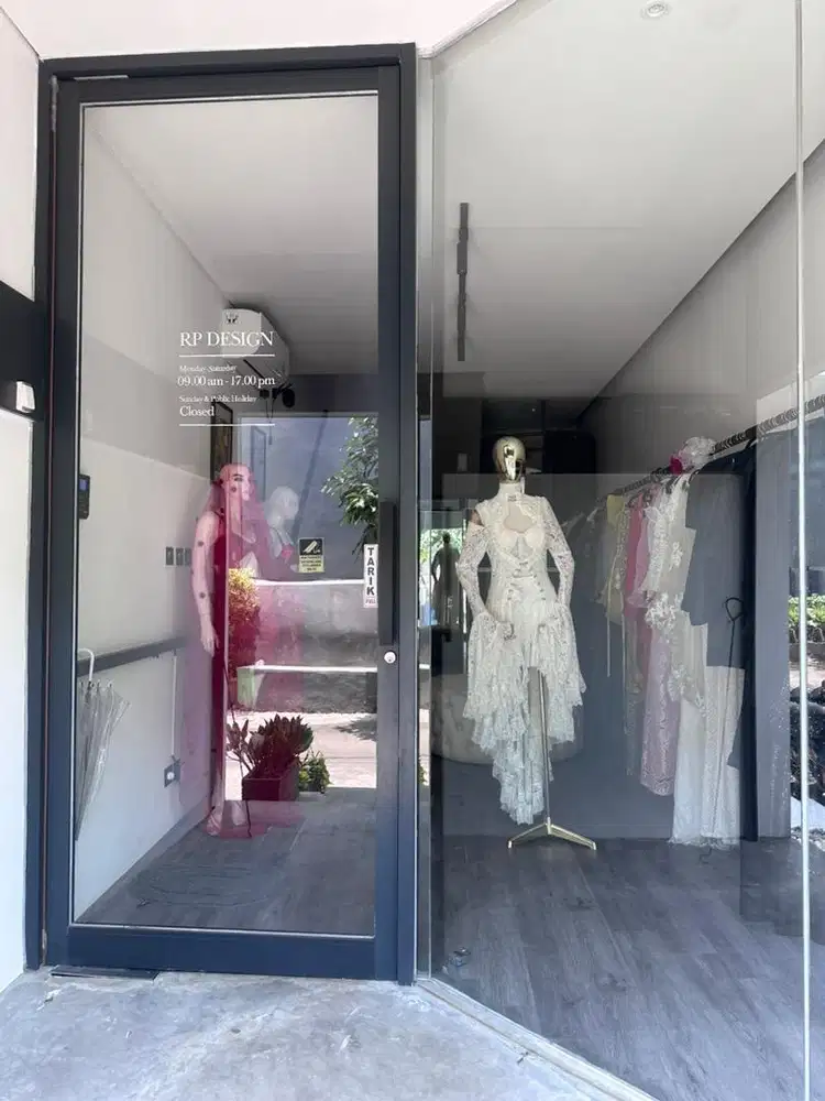 Lowongan pekerjaan : penjahit pakaian wanita