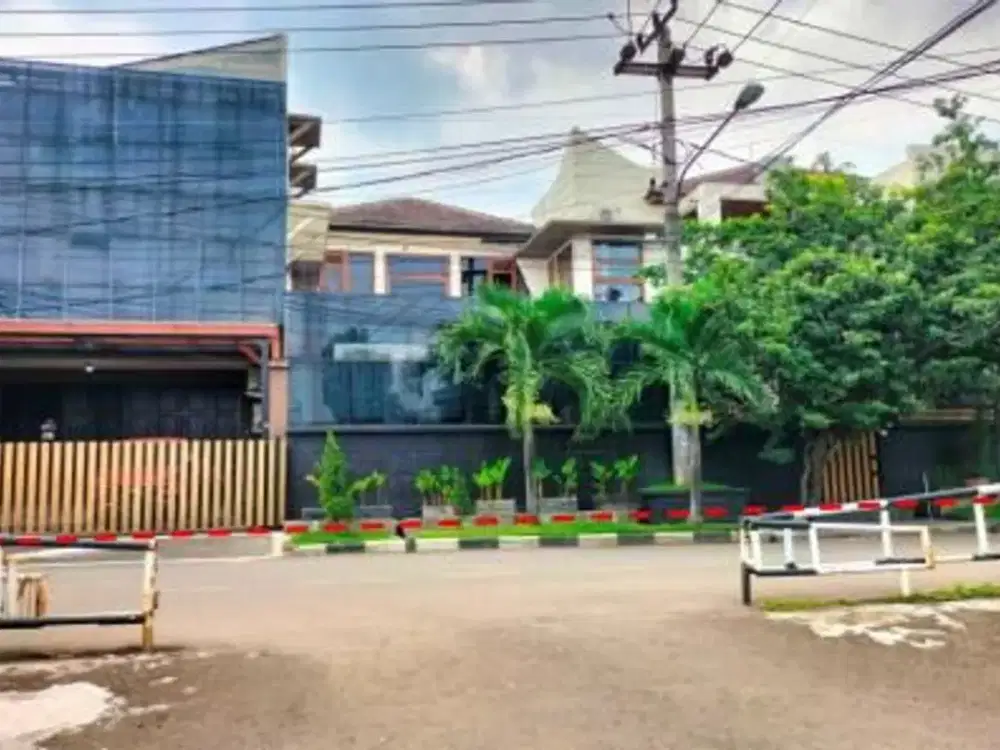 DI JUA VIALELANG TANAH DAN BANGUNAN Komplek Sanggar Hurip