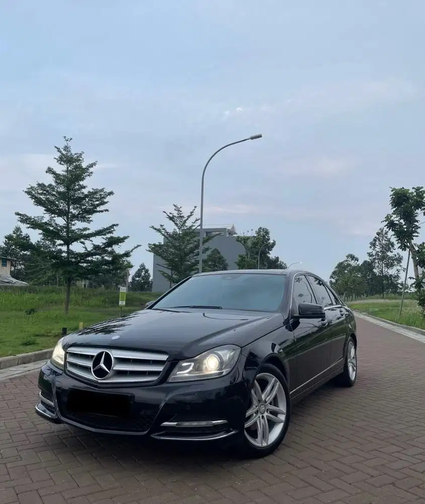 Mercedes Benz C300 2011