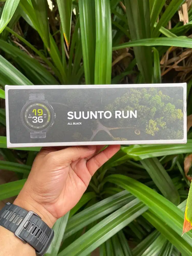 Suunto Run all black silicone strap