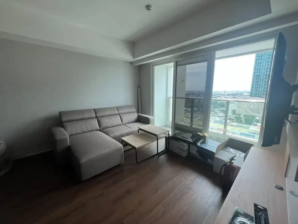 Apartemen Mewah The Kensington Royal Suites 2BR – Full Furnished