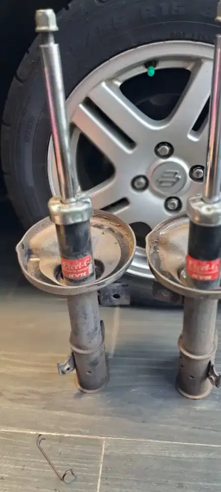 Sockbreaker depan suzuki aerio