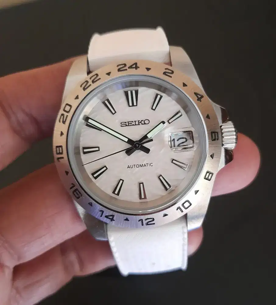 Seiko mod explorer  nh35 movement case 40mm