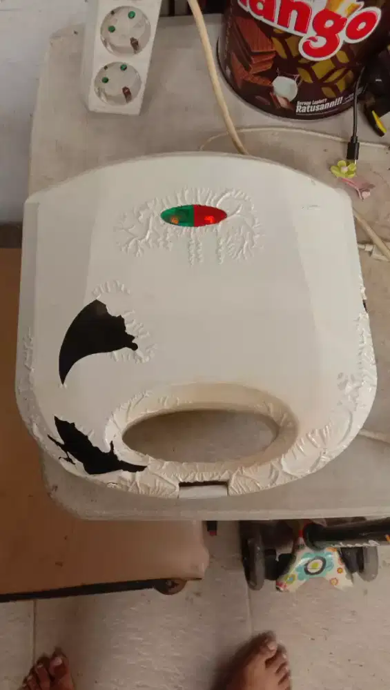 Panggangan roti atau sandwich toaster