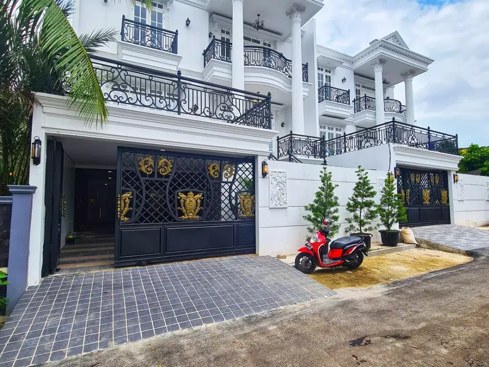 Ada Lift, Pool. Rumah Dijual Cilandak, MEWAH + Baru, Dalam Komplek