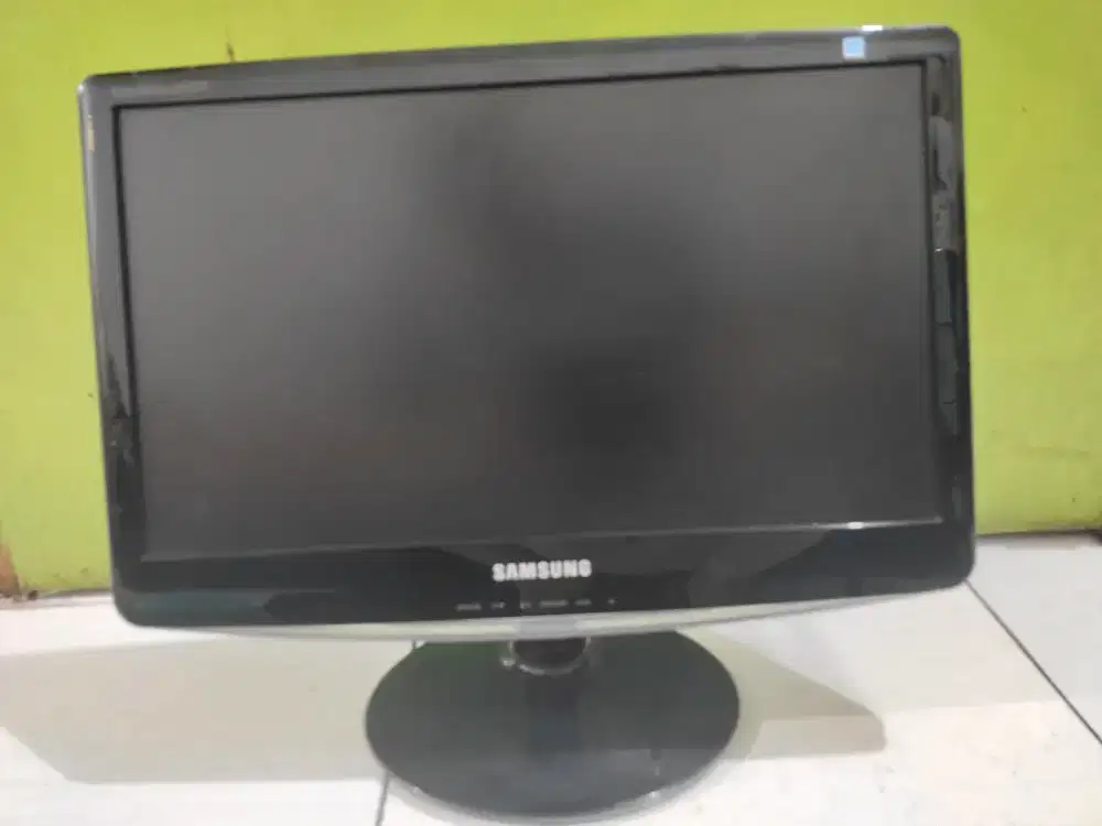 Monitor Samsung  LS 19 PUYKF
