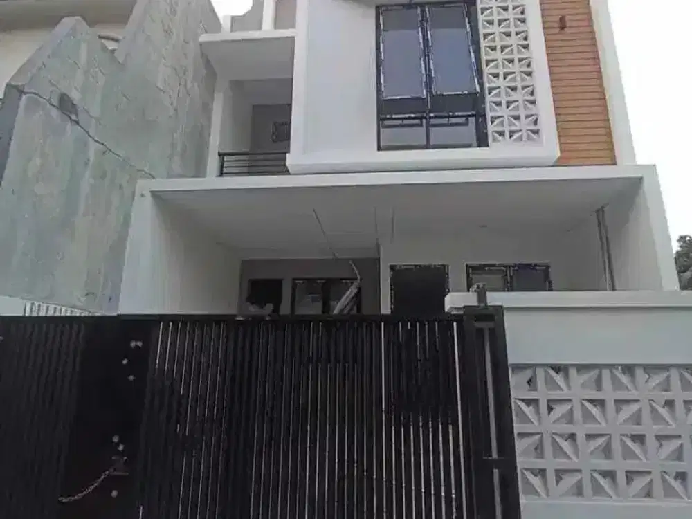 Rumah BARU 3 lantai Kekinian Siap Huni Di Komplek Pondok Bambu