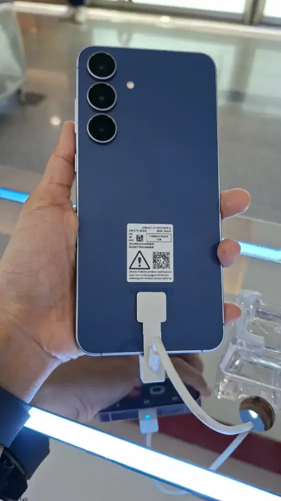 Samsung S25 FE free memory 256 GB