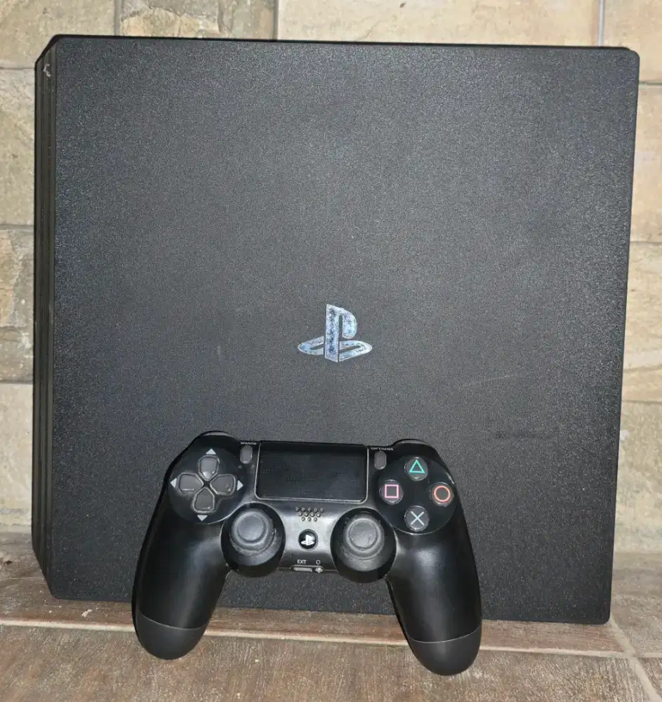 Playstation 4 Pro 1TB Original ( bukan hen )