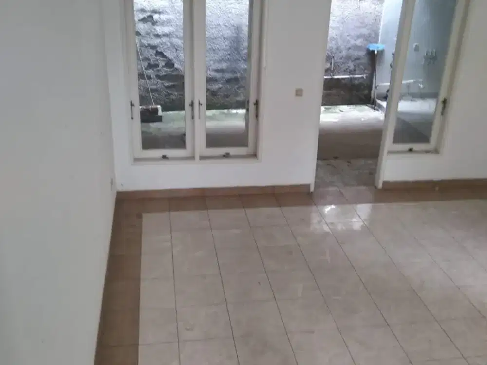 RUMAH 2 LANTAI TAMAN CRYSTAL GADING SERPONG TANGERANG (YL)