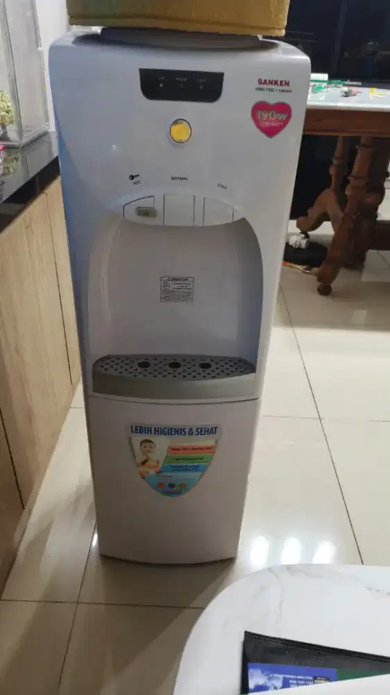 Dispenser sanken hot and cold like new jarang pakai murah bandung