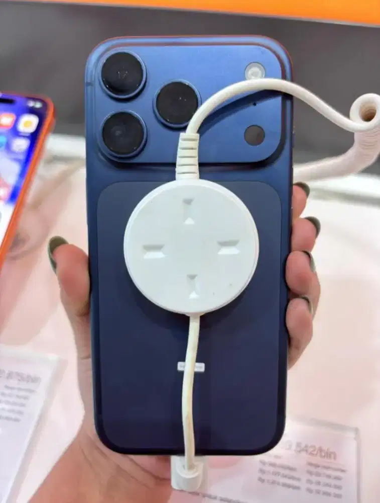 PROMO BUNGA MULAI DARI 0% IPHONE 17 PRO 256GB