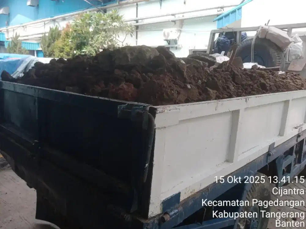 Jasa buang puing dan urugan