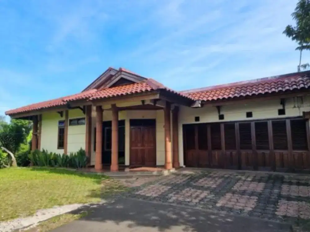 Rumah Megah 2LT 669m 4+2KT SHM di Perumahan Cempaka Hijau Ciputat