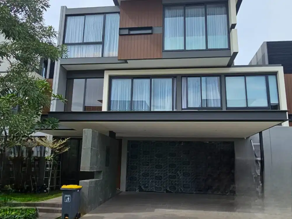 Rumah Mewah 3 Lantai Lyndon Navapark BSD City