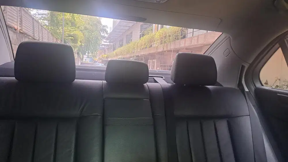 Mercedes-Benz E300 2010 Bensin