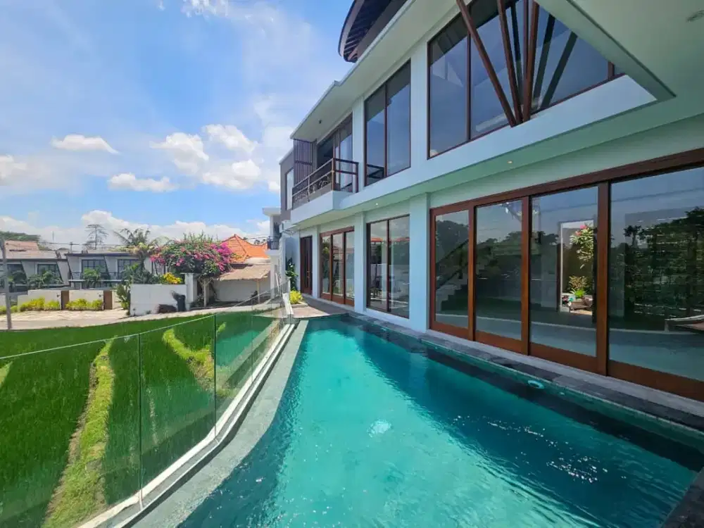 FOR SALE LUXURY VILLA DAERAH CANGGU