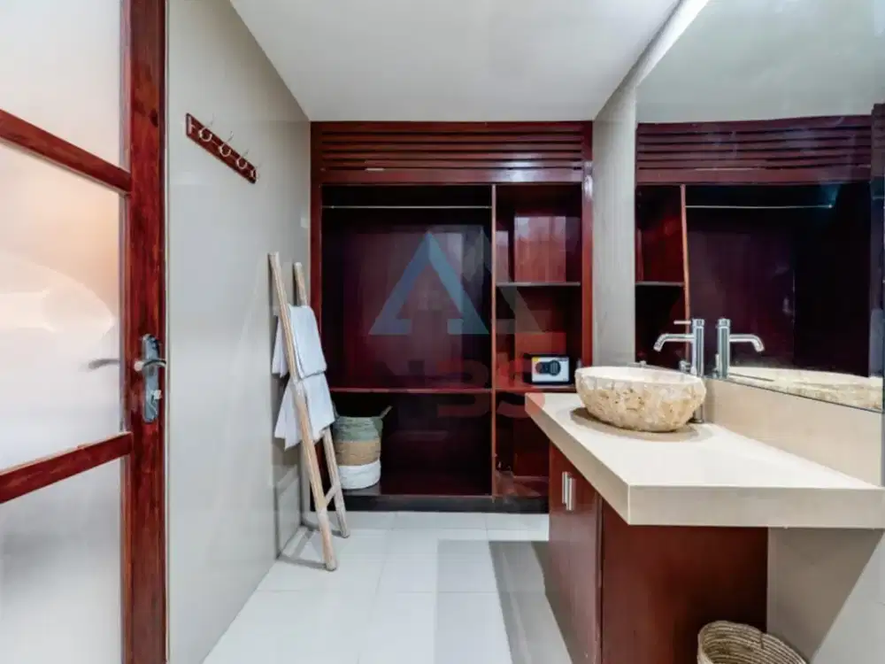 DIJUAL VILLA LANTAI 2 AREA TEGAL CUPEK UMALAS KEROBOKAN