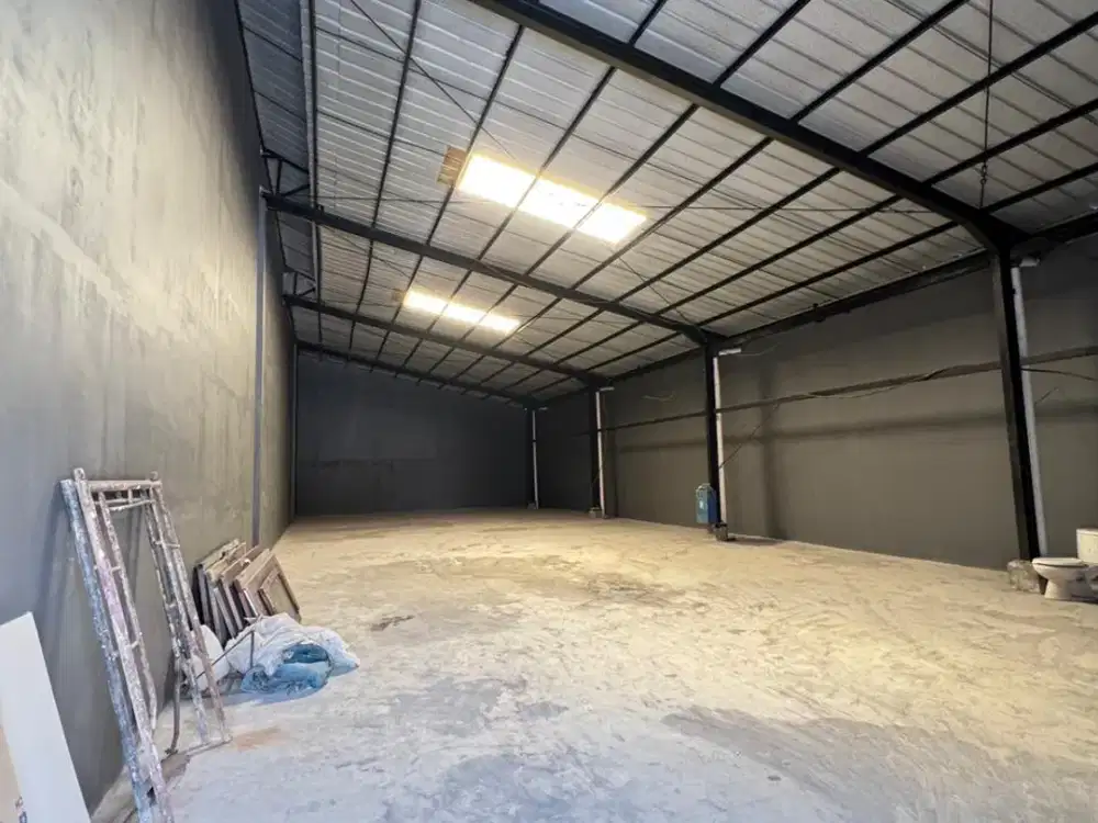 DISEWAKAN..!! Gudang Brand New dalam Kawasan Kav DPR Cipondoh Tangerang