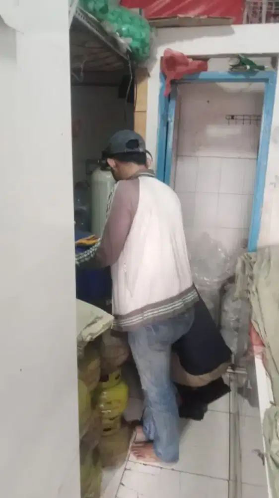 Kerja antar galon,gas dan es
