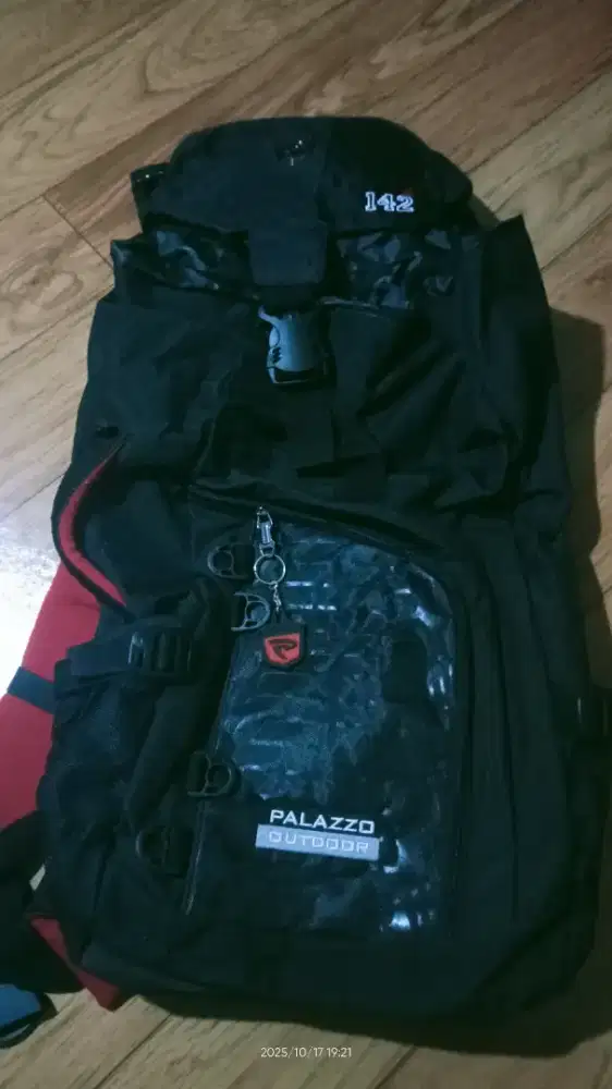 Di jual cepat ,tas hiking Palazzo 142 ,muat 40-50 L,,kondisi 99%