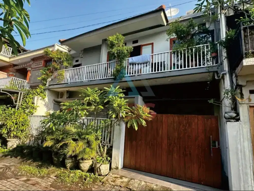 Dijual rumah 2 lantai  Jl tibung sari perbatasan Kebo Iwa utara dalung